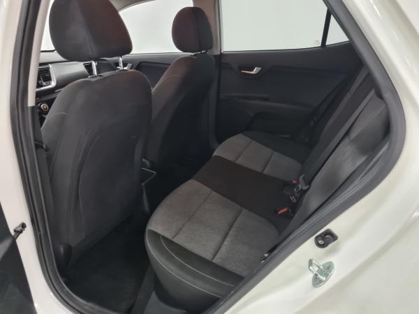 2022 Kia Stonic - Foto 7
