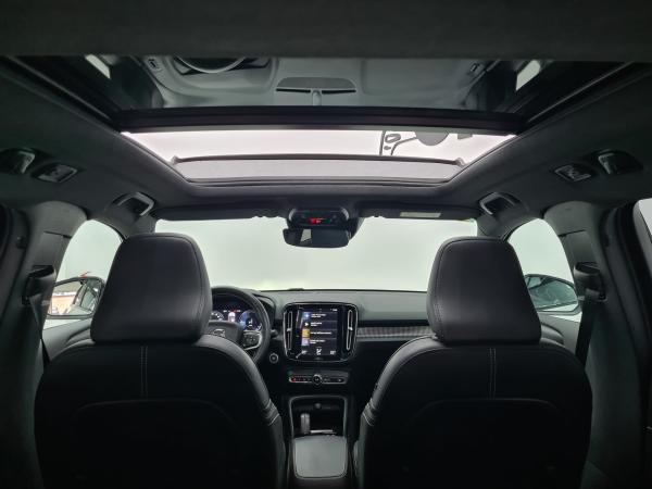 2020 Volvo XC40 - Foto 2