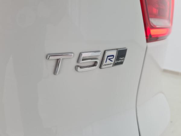 2020 Volvo XC40 - Foto 15