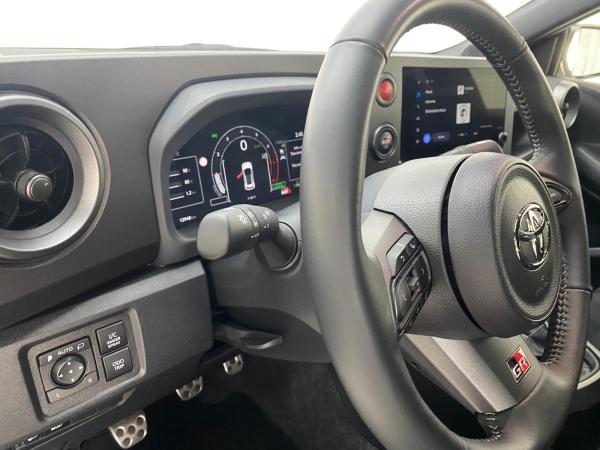 2024 Toyota Yaris - Foto 10