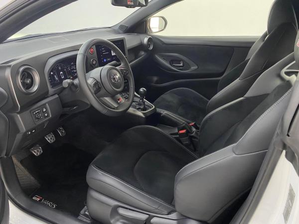 2024 Toyota Yaris - Foto 8