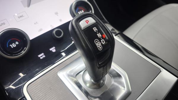 2021 Land Rover Range Rover Evoque - Photo 17