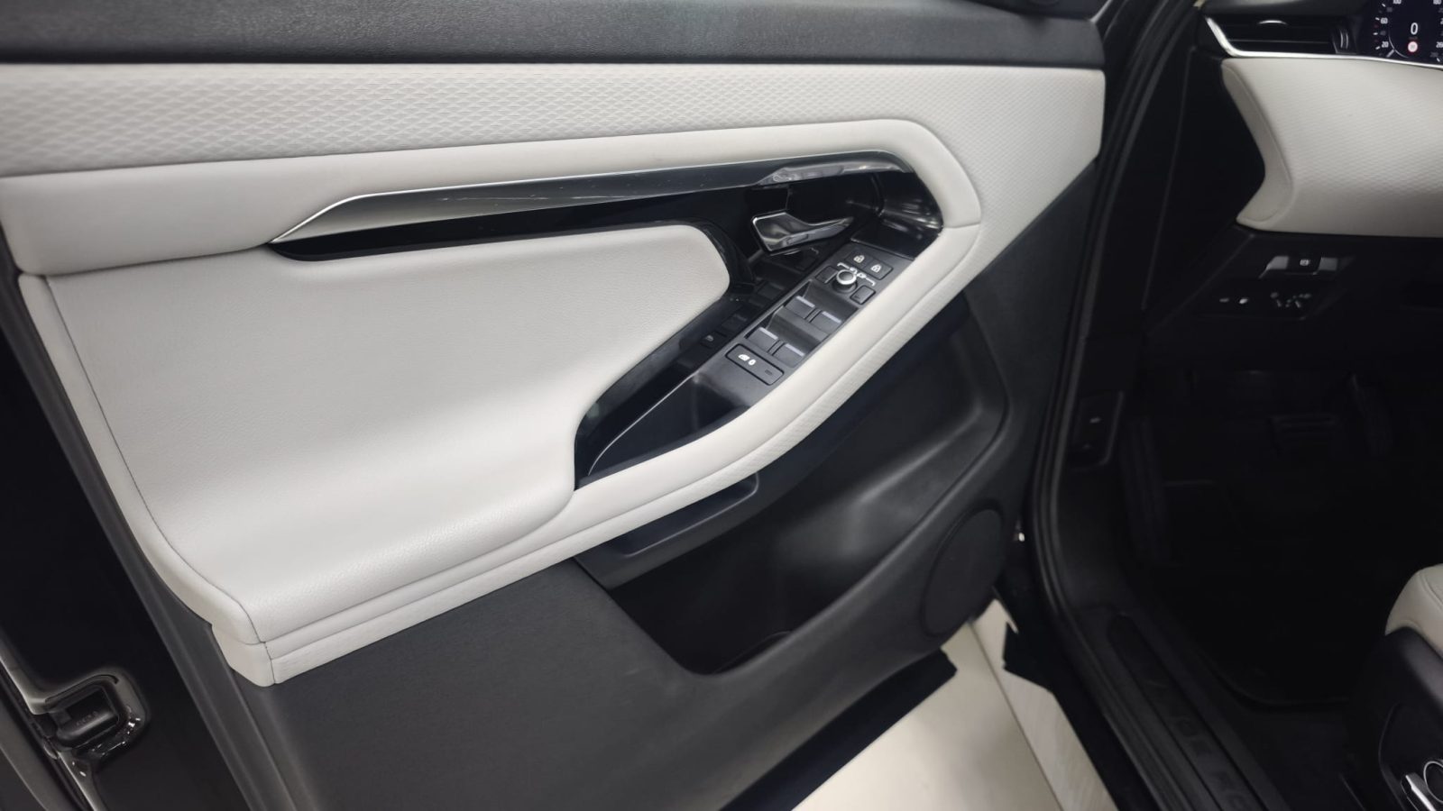 2021 Land Rover Range Rover Evoque - Photo 12