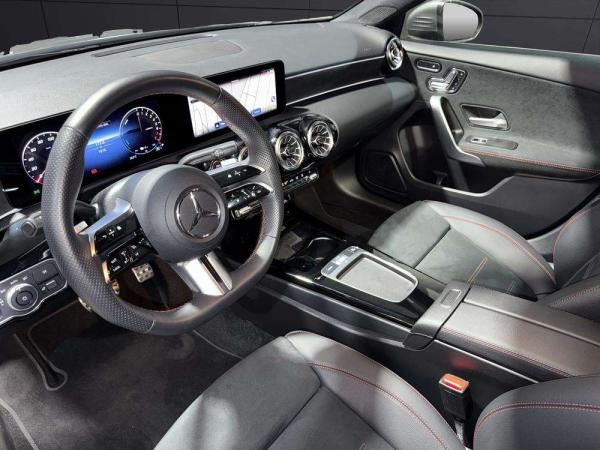 2023 Mercedes-Benz Clase A Sedan - Foto 9