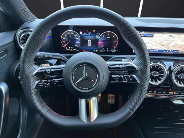 2025 Mercedes-Benz Clase A Sedan - Foto 9