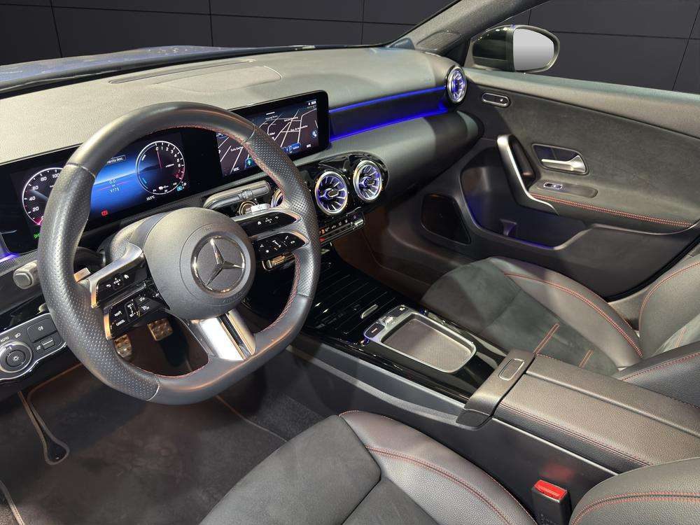 2025 Mercedes-Benz Clase A Sedan - Foto 9