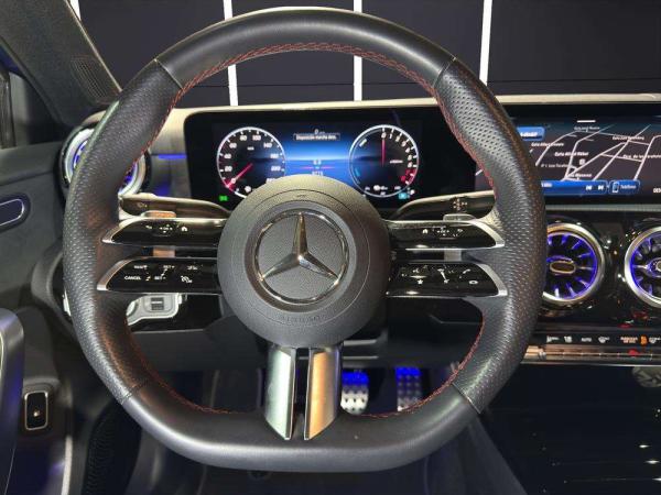 2025 Mercedes-Benz Clase A Sedan - Foto 11