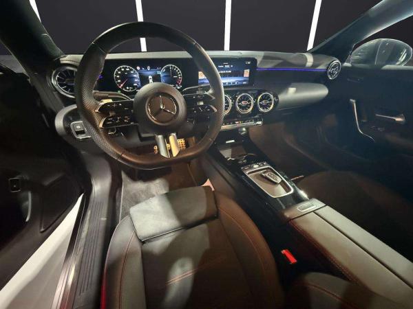2025 Mercedes-Benz CLA - Foto 6