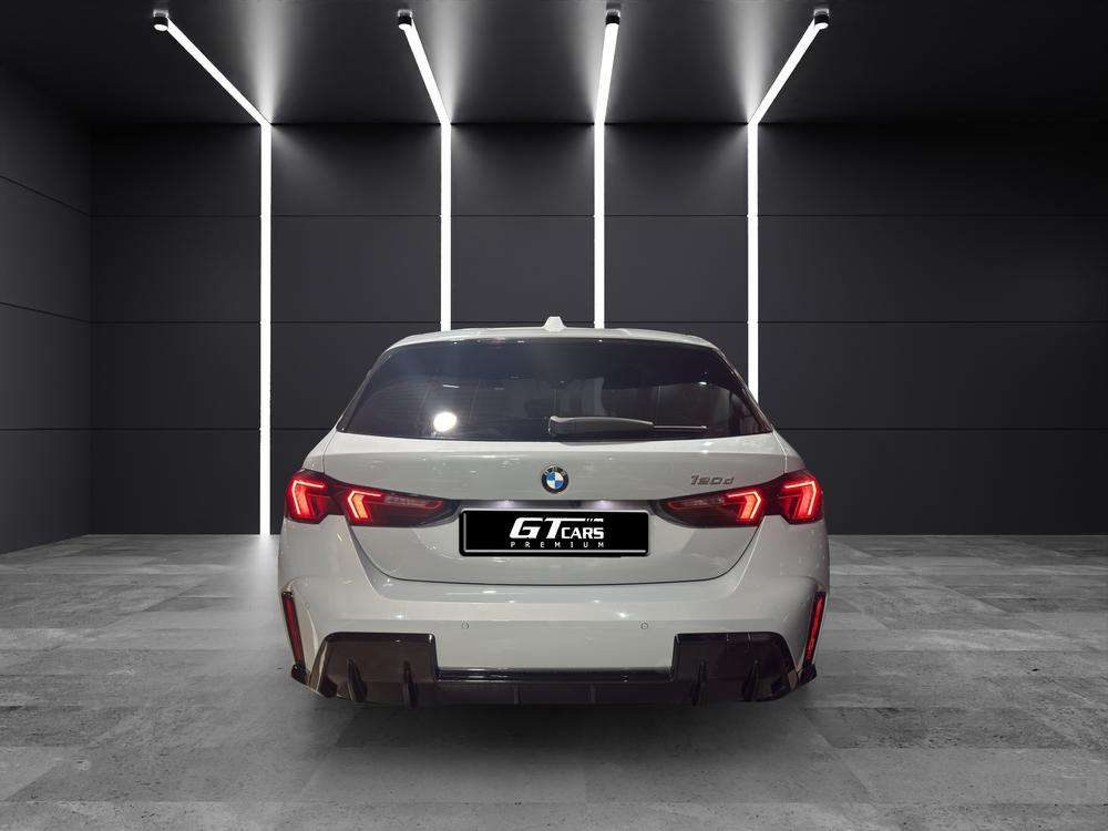 2025 BMW Serie 1 - Foto 6