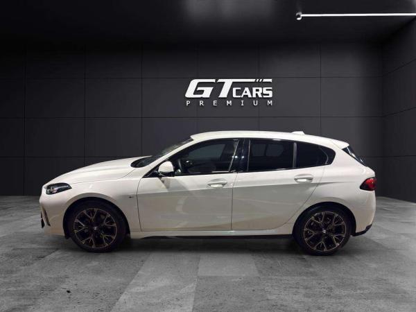 2025 BMW Serie 1 - Foto 3