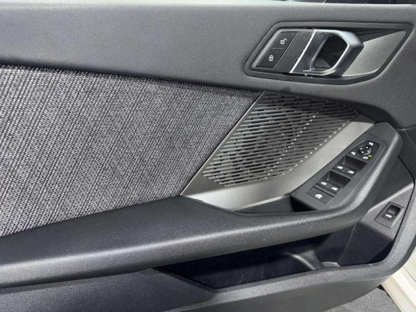 2025 BMW Serie 1 - Foto 16