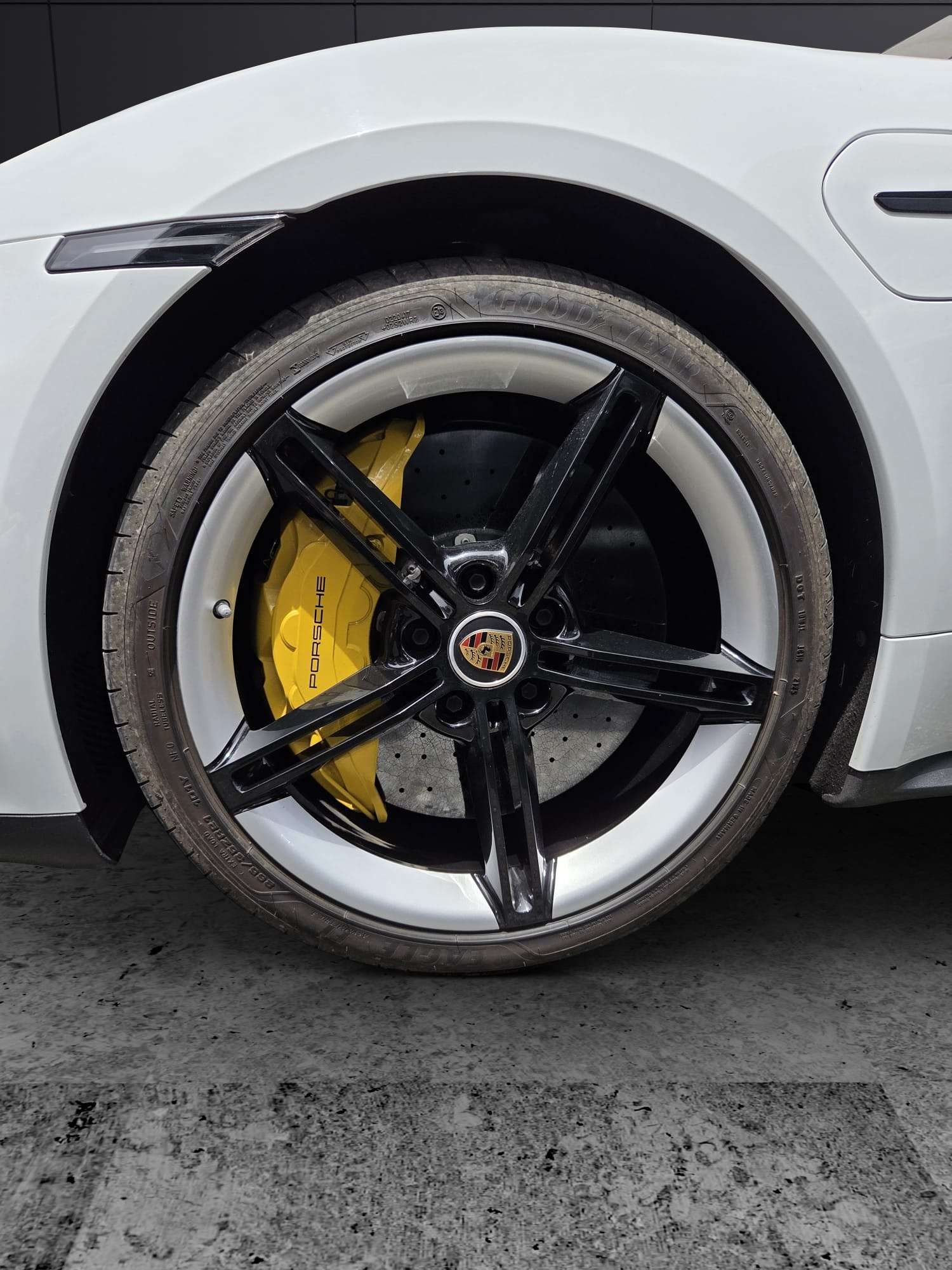 2022 Porsche Taycan - Foto 9