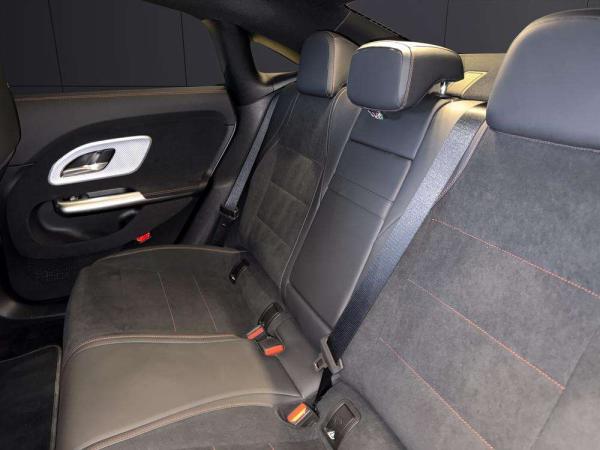 2025 Mercedes-Benz CLA - Foto 15