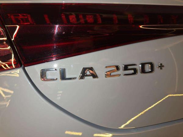 2025 Mercedes-Benz CLA - Foto 7