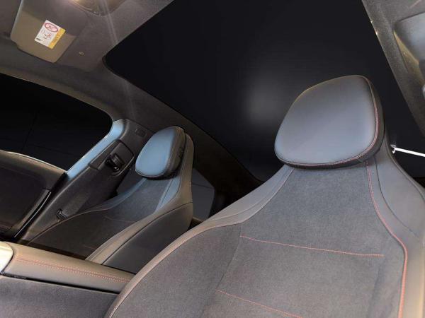 2025 Mercedes-Benz CLA - Foto 16