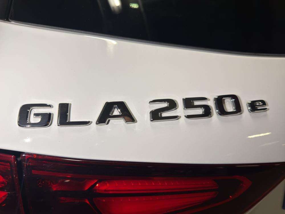2026 Mercedes-Benz GLA - Foto 8