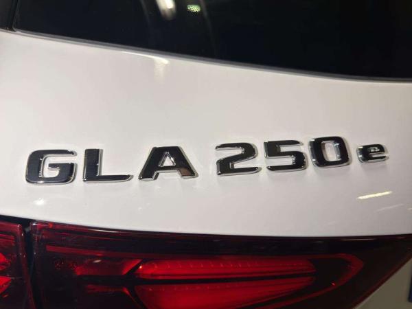 2026 Mercedes-Benz GLA - Foto 8
