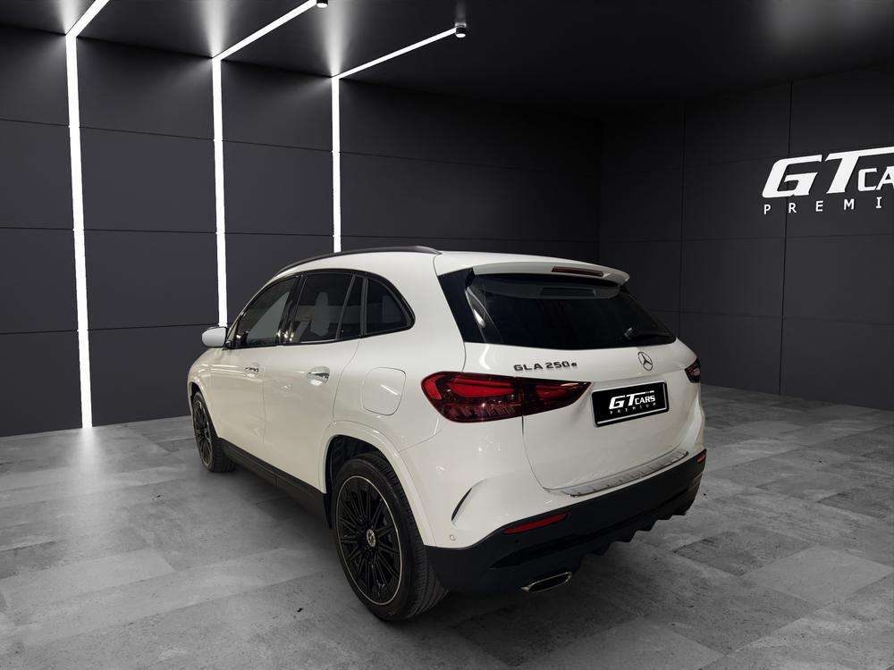 2026 Mercedes-Benz GLA - Foto 3