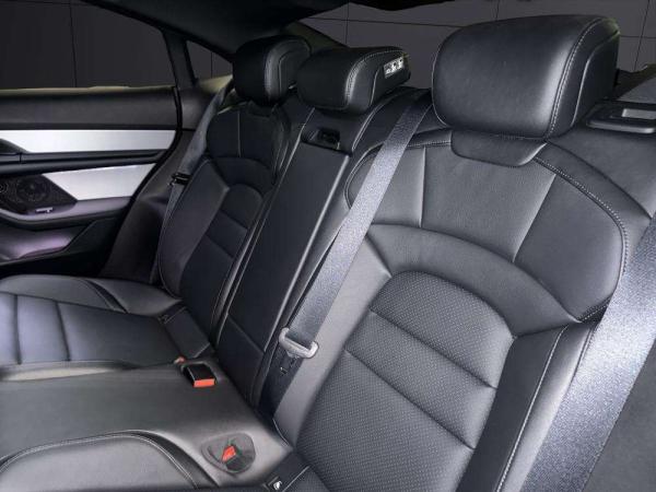 2021 Porsche Taycan - Foto 15