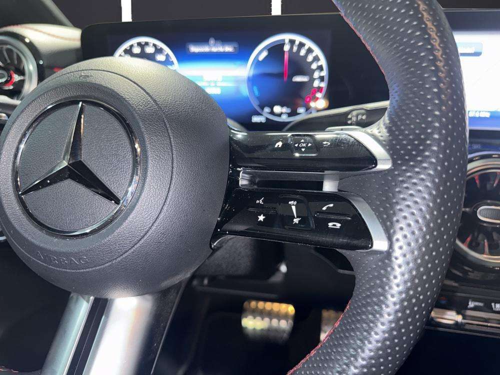 2025 Mercedes-Benz CLA - Foto 8