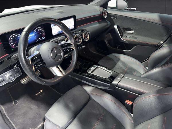 2025 Mercedes-Benz CLA - Foto 5