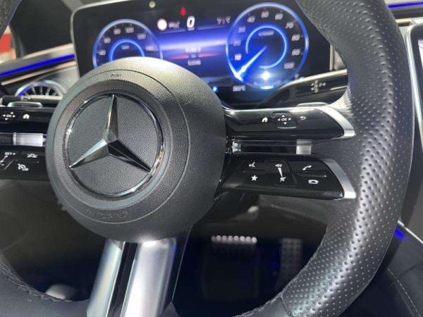 2022 Mercedes-Benz EQE - Foto 12
