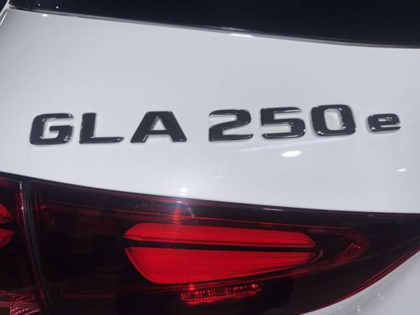 2026 Mercedes-Benz GLA - Foto 8