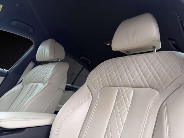 2022 BMW Serie 5 - Foto 17
