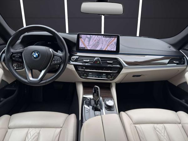 2022 BMW Serie 5 - Foto 10