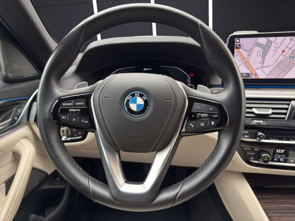 2022 BMW Serie 5 - Foto 11