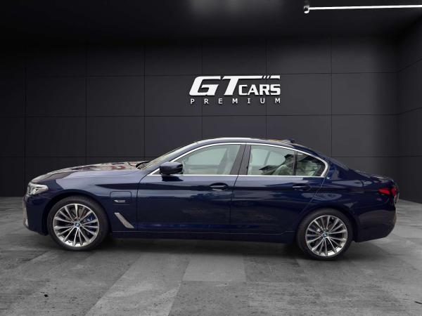2022 BMW Serie 5 - Foto 2