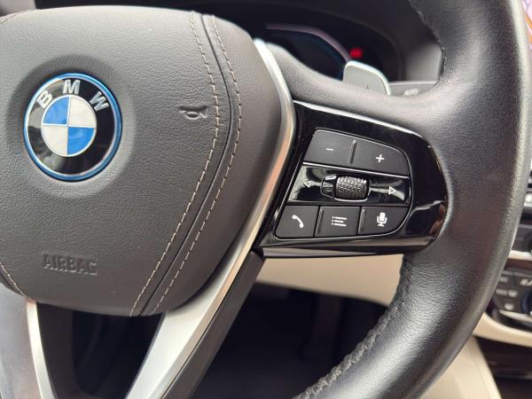 2022 BMW Serie 5 - Foto 12