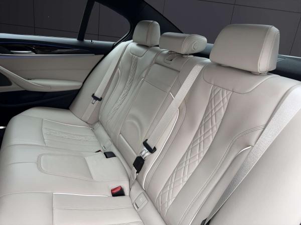 2022 BMW Serie 5 - Foto 16