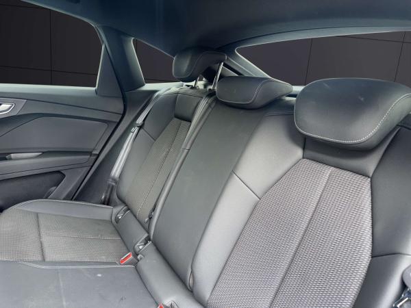 2024 Audi Q4 - Foto 14