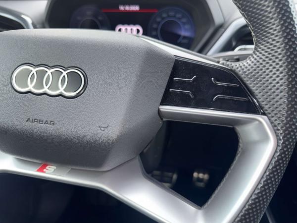 2024 Audi Q4 - Foto 9