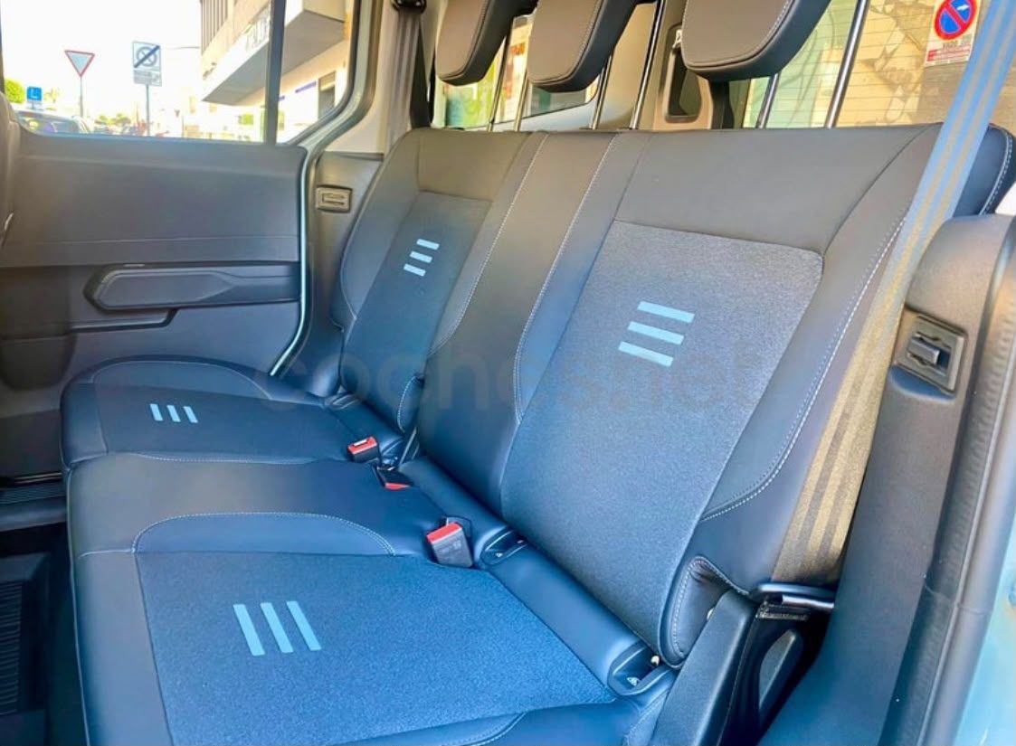2025 Ford tourneo - Foto 10