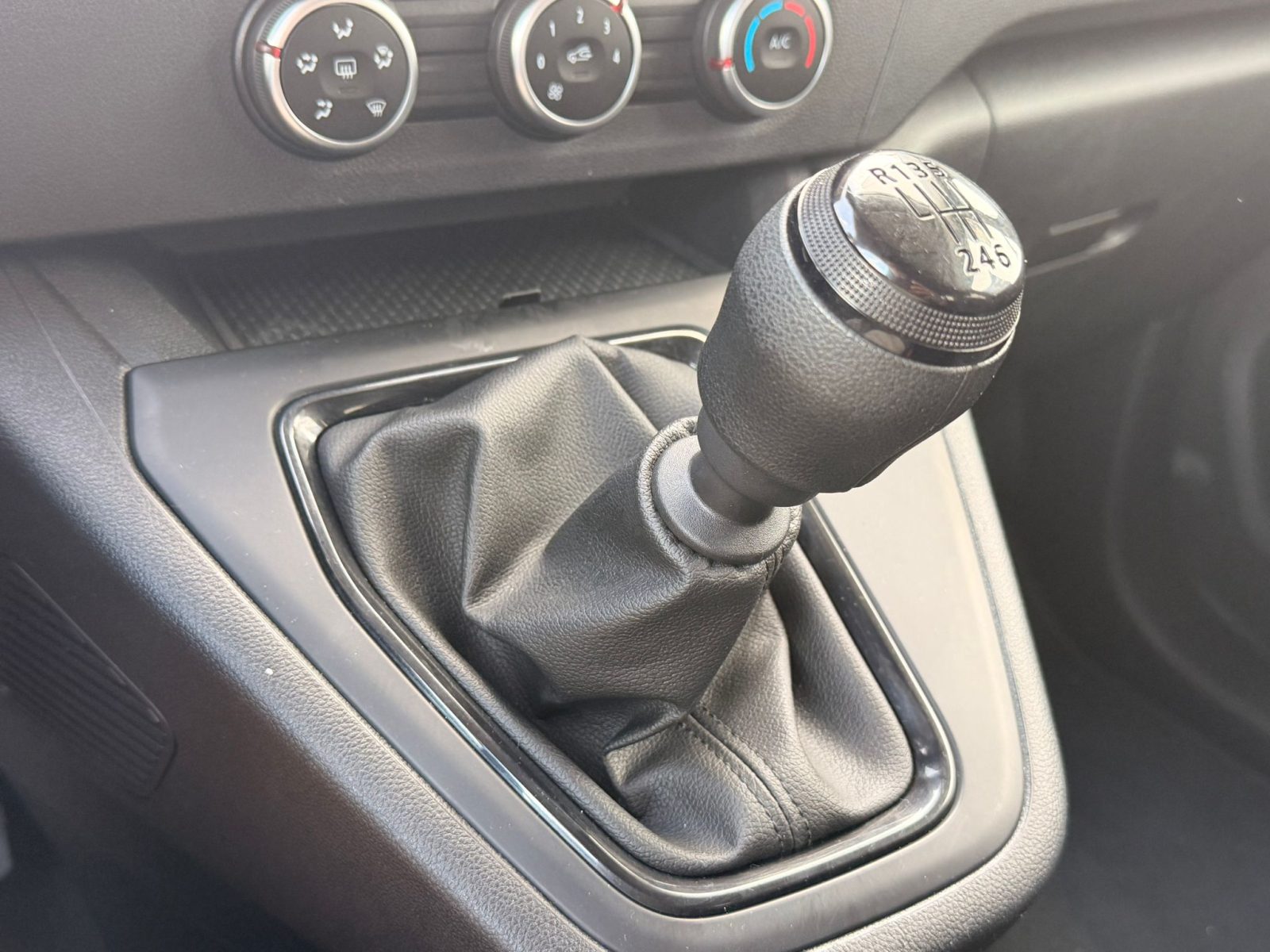 2024 Renault Kangoo - Foto 9