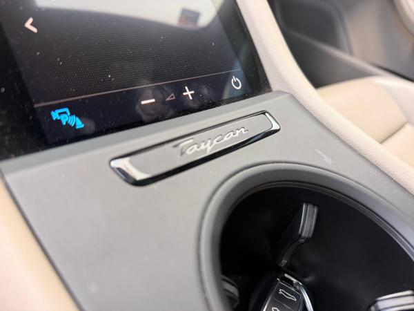2021 Porsche Taycan - Foto 19