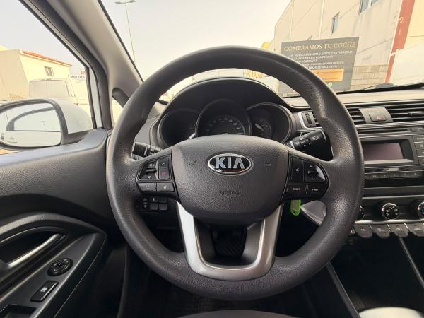 2016 Kia Rio - Foto 9
