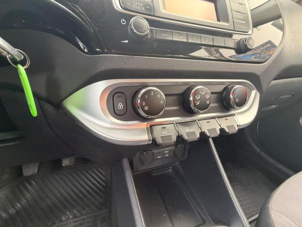 2016 Kia Rio - Foto 10