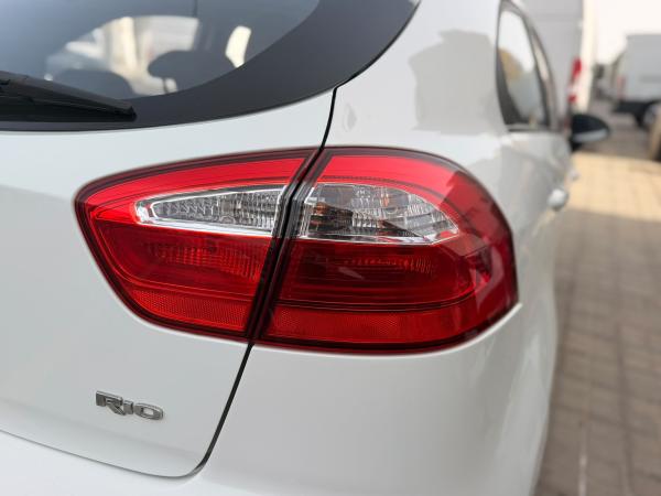 2016 Kia Rio - Foto 5