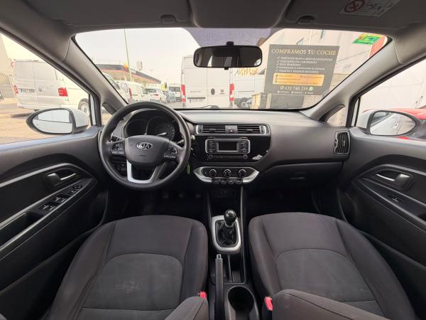 2016 Kia Rio - Foto 8