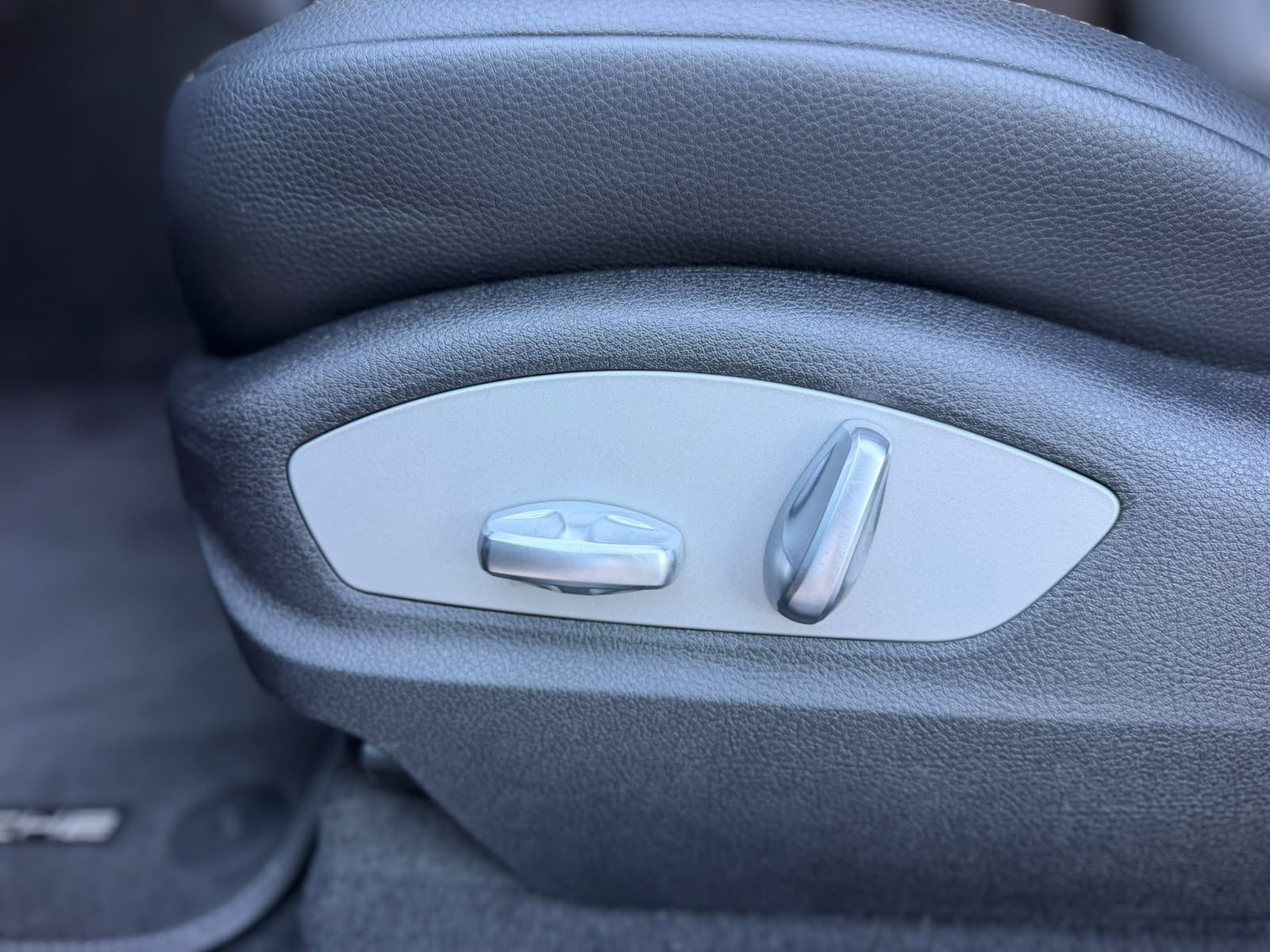 2022 Porsche Macan - Foto 24